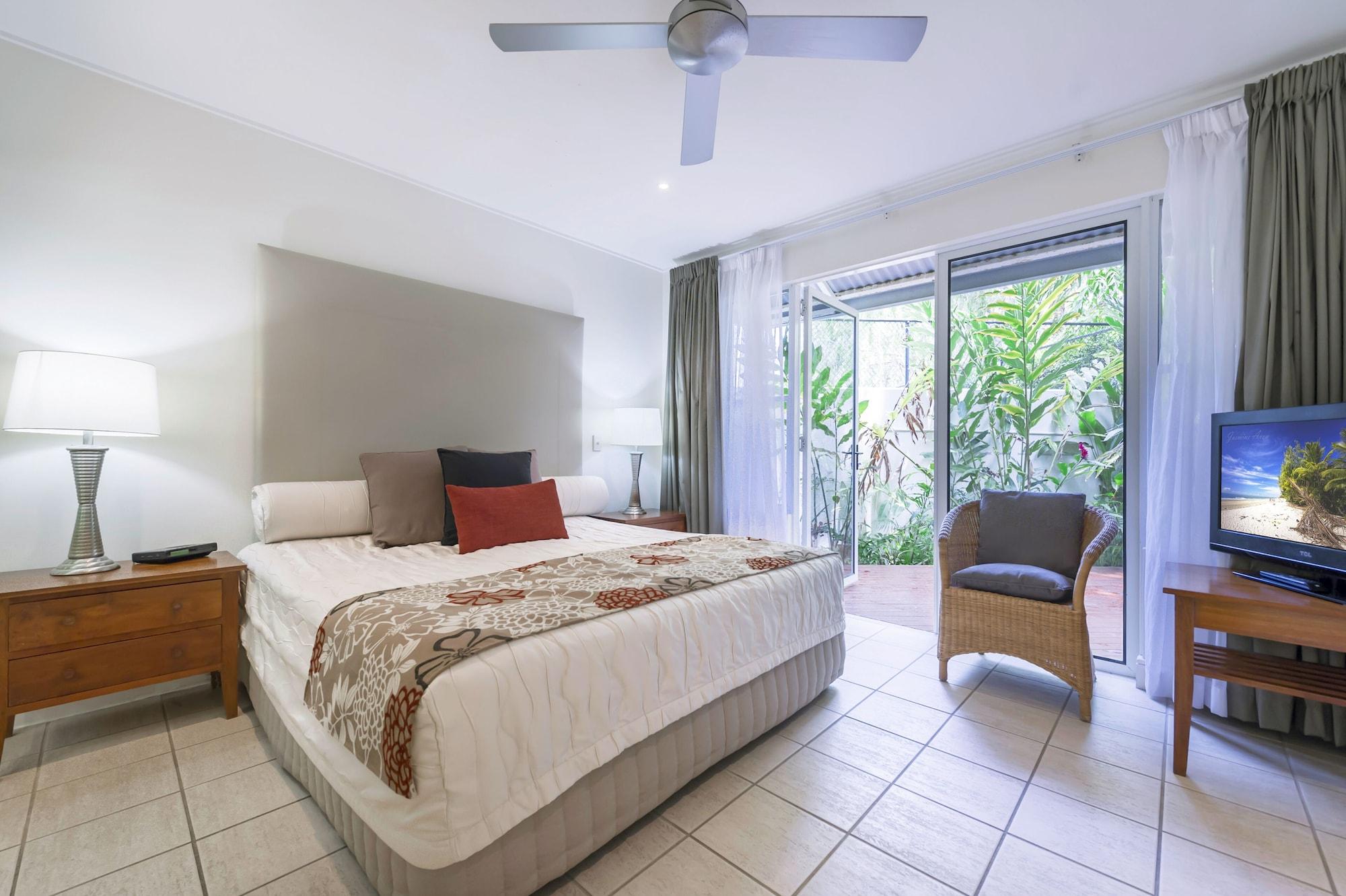 Mandalay Luxury Beachfront Apartments Порт-Дуглас Екстер'єр фото